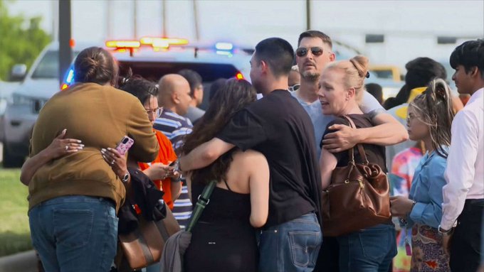 9 people killed in shooting at Texas outlet mall.